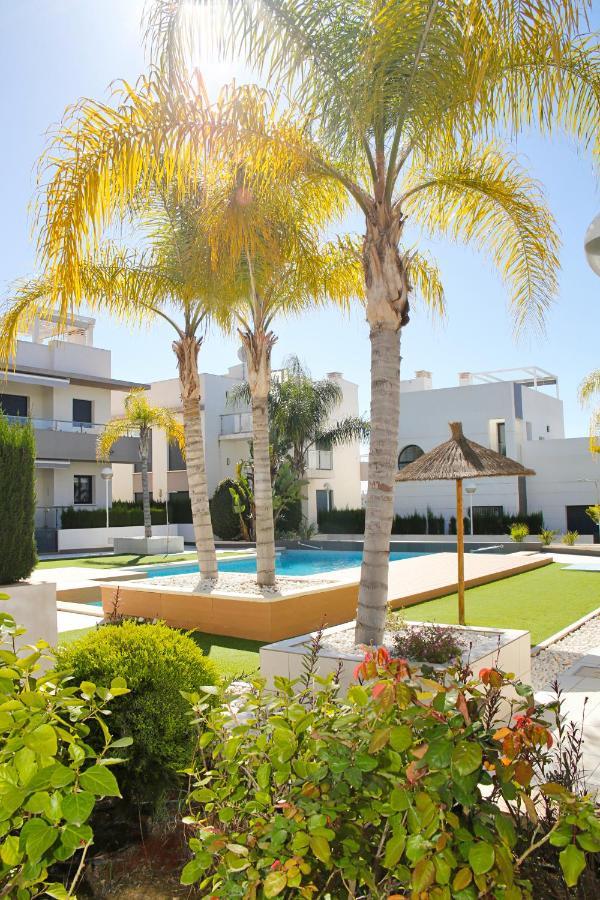 Fantastic Home With Ac, Pool And Bbq Рохалес Экстерьер фото